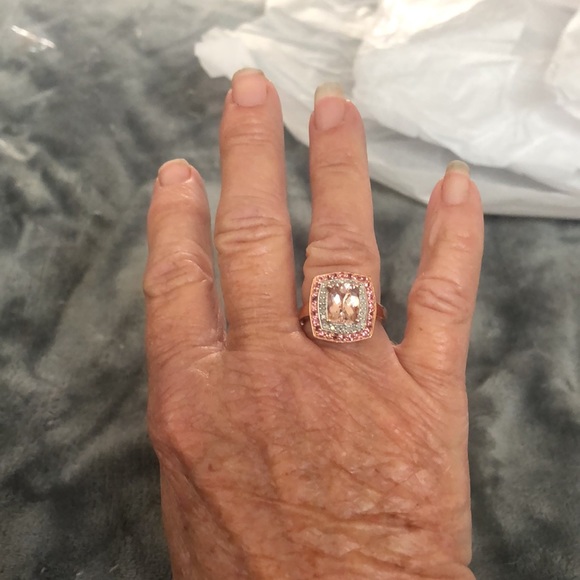 Pink Morganite & Diamonds Rose Gold plated Ring - Picture 15 of 16
